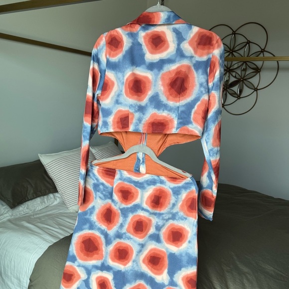 NWT NASTY GAL Abstract Brown Blue Cutout Maxi Dress Sz 8 US (12 UK) Long Sleeve - Picture 2 of 5